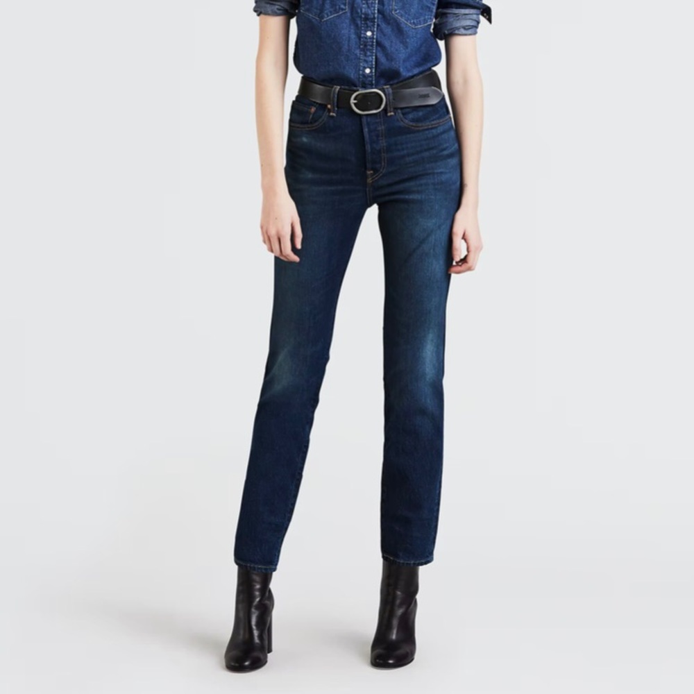 Levi’s premium wedgie fit ankle women’s jeans dark wash size 28